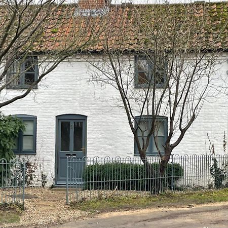 2 Bed Cosy Cottage Swaffham Exterior photo